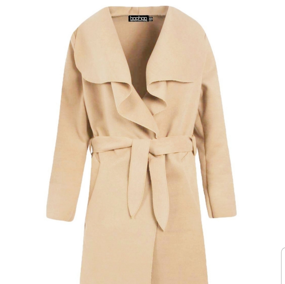 NWT Boohoo belted shawl coat
